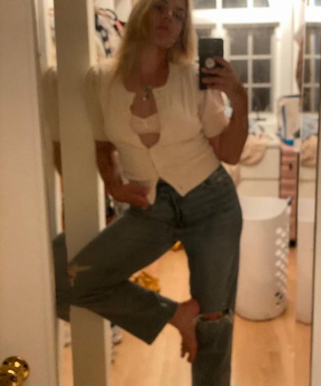 Busy Philipps ホットなポルノスター 画像