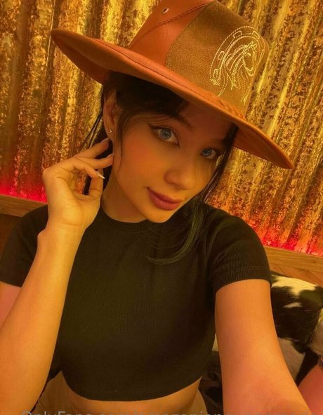 巨乳 顔射 OnlyFans 美しいヌード 写真