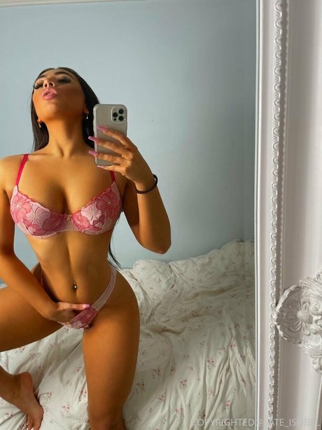 Kate Sharp ホットモデル 写真