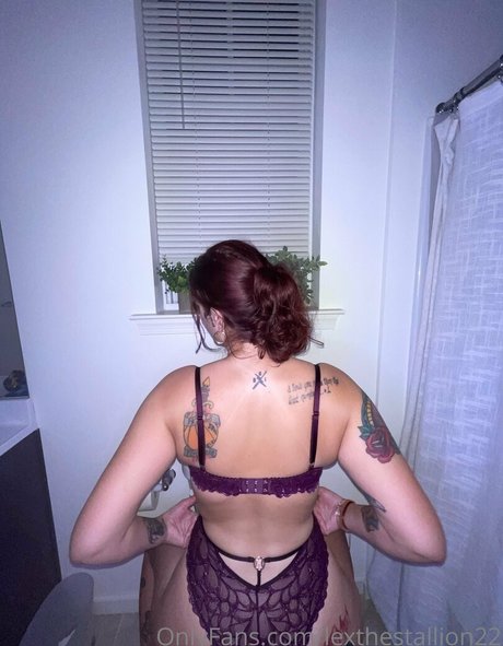 lexthestallion22 エロティック女優 写真
