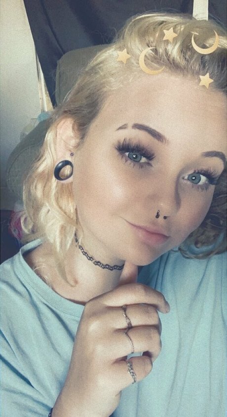 bxbygxrl21 top profile image