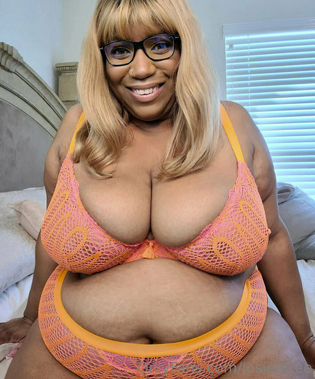 josie4free セクシーモデル 写真