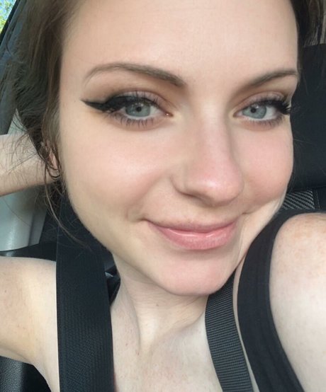 MudslinginTrainwreckVIP 美しいポルノスター 写真