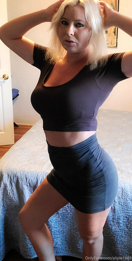 alipie1689 セックスモデル 写真