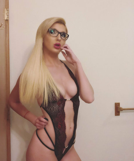 effy stone 美しいポルノスター 画像