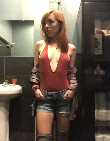 lilyevansfree モデル 画像