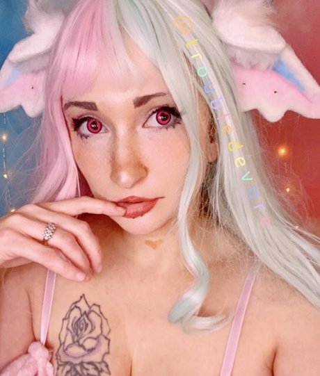 Triflindevore ヌード女優 写真