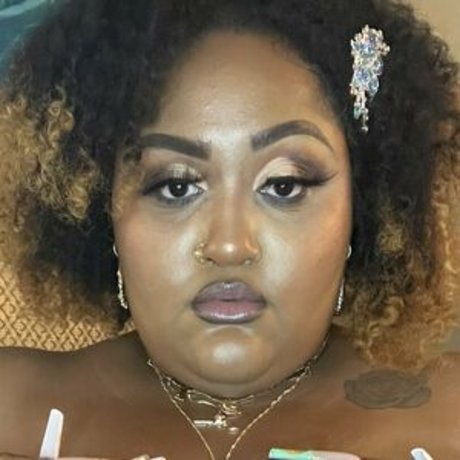 Anyai The Saiyan セックスポルノスター 写真