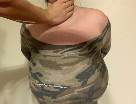 アジア人の指入れ OnlyFans ヌード 画像