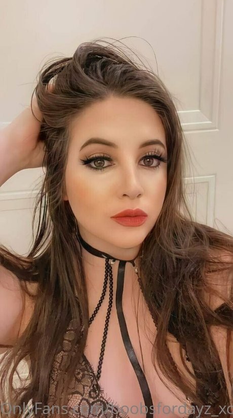 boobsfordayz xo2 セックス女優 写真