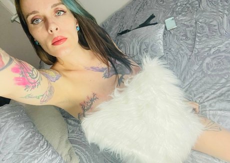 bdsmqueen1993free 美しいスター 画像