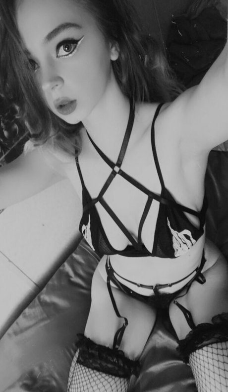 cheycheytaylor エロティックなモデル 写真