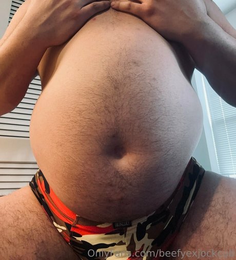 beefyexjockcub ヌード女優 画像