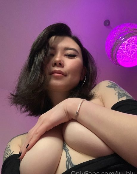 Lu Blu ヌードスター 写真