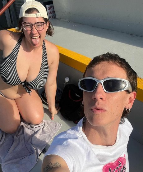 SliceOfSalami ポルノスター セックス 写真