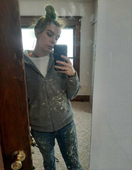 ティーンの若いOnlyFans 無料ヌード 写真