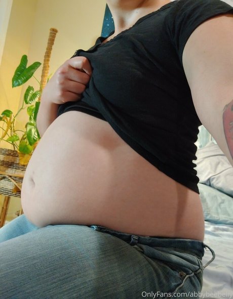 abbybeebelly アダルトスター 写真