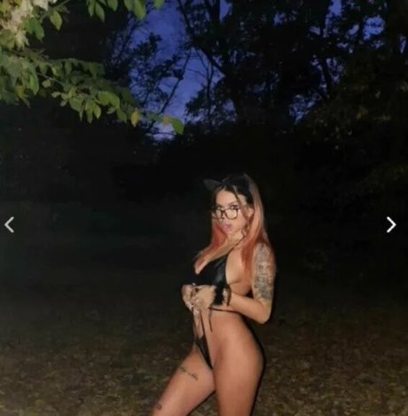 Alexandra Voinea かわいいスター 写真