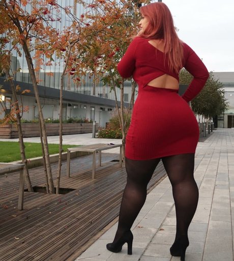 Ioana Chira 完璧なスター 写真