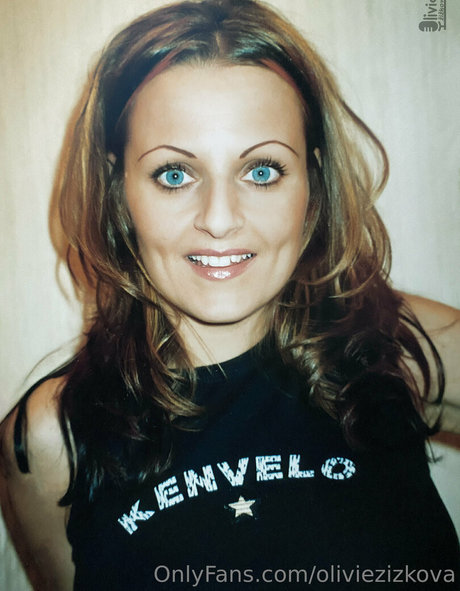 oliviezizkova 完璧なポルノスター 画像