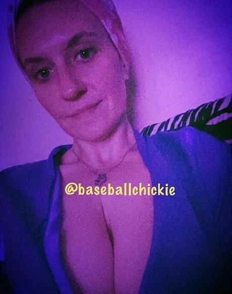 baseballchickie ポルノスター 可愛い 写真