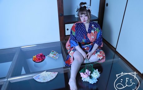 Umi Mitoma 裸モデル 画像