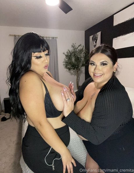mami cremita ポルノスター トップ 写真