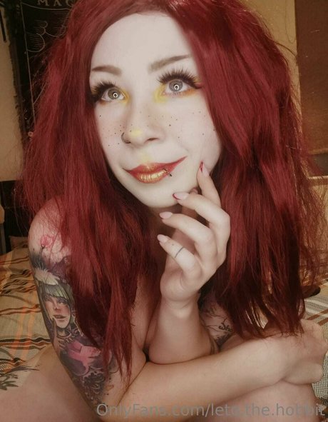 ぽっちゃり美女OnlyFans アートヌード 写真