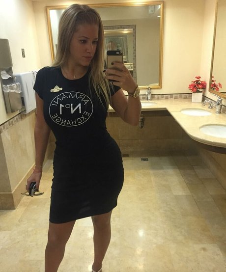 Nicolle A 完璧なスター 写真
