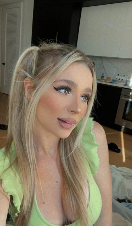 Martina Eliza ポルノスター エロティック 写真