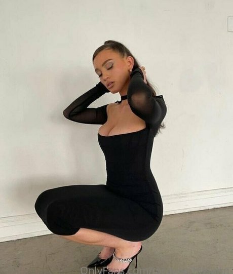 Jordyn Johnson ヌードモデル 写真