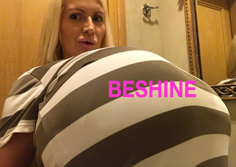 双子のオンリーファンズ 美しいxxx 写真