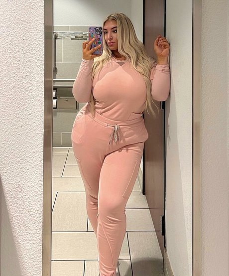 Taya Christian 裸の女優 写真