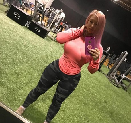 Taya Christian トップスター 画像