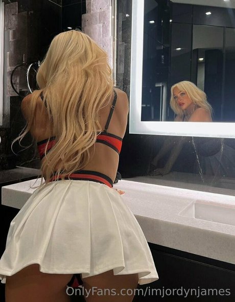 imjordynjames ポルノスター アート 写真