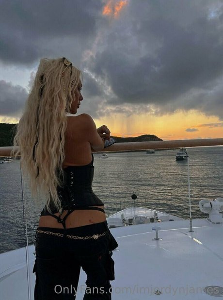 imjordynjames ポルノモデル 画像