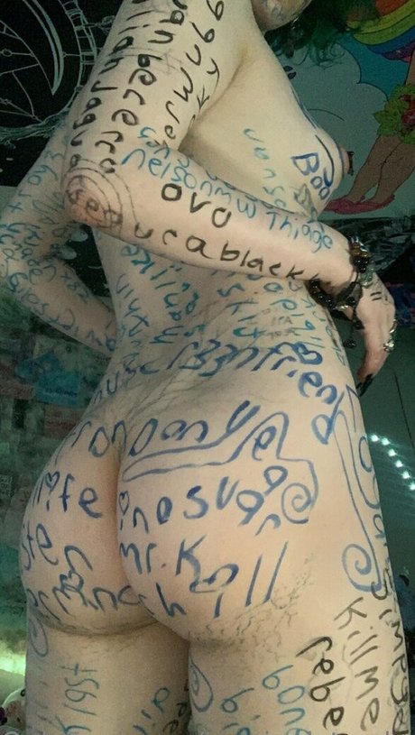 teasinglytrashed エロティックモデル 画像