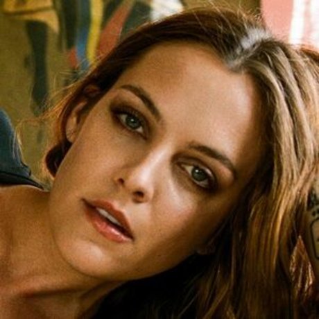 Riley Keough セクシーなスター 写真