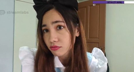 Offlinemandy エロティックモデル 写真
