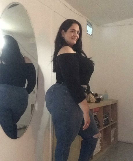 Patricia Curvy XXL ポルノスター セクシー 画像
