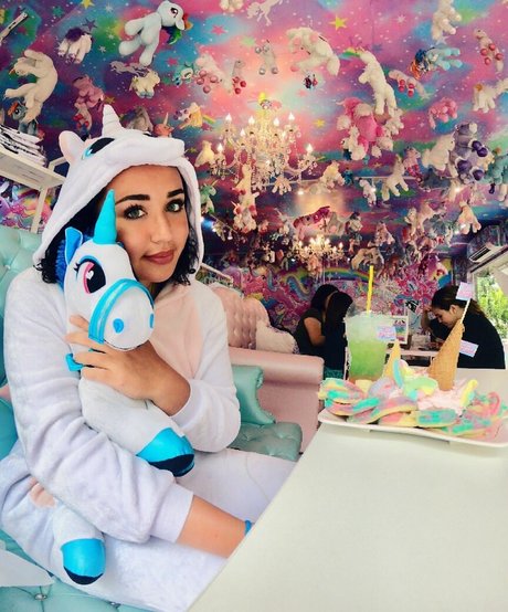 Tana Habibi 限定スター 写真