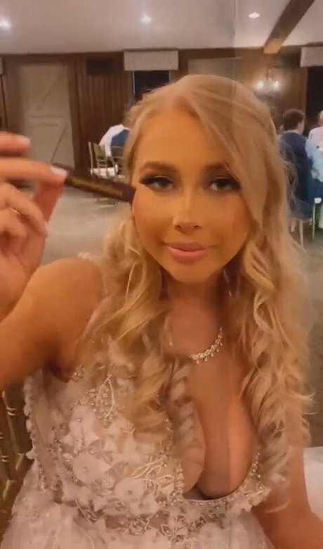 Rhiannon C 素敵なモデル 画像