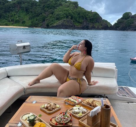 Victorya Addad トップモデル 写真