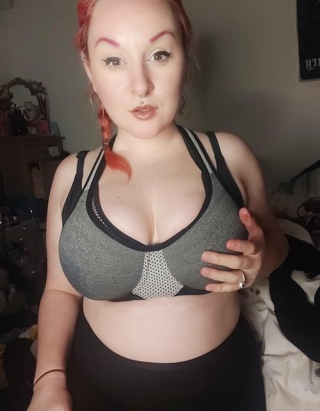 roxystardust profile image