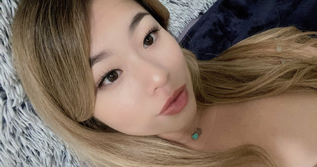 babiebeezz2 0 ポルノスター 素敵 写真