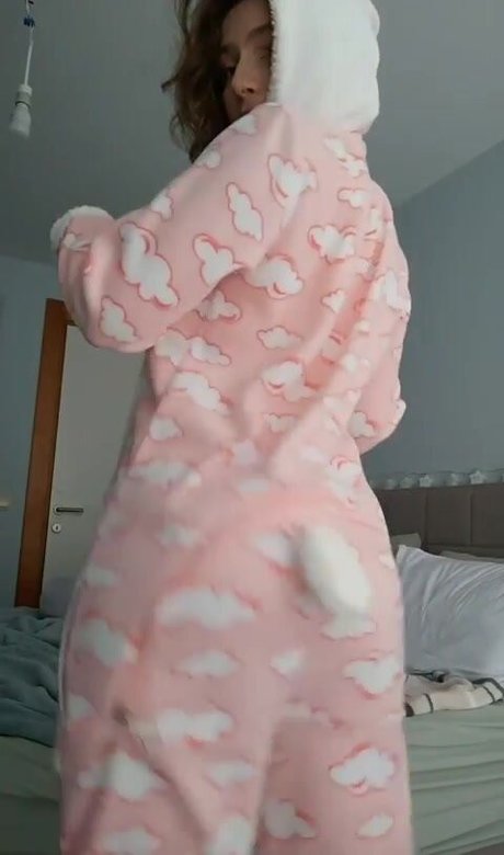 MintakaAww ポルノスター 写真