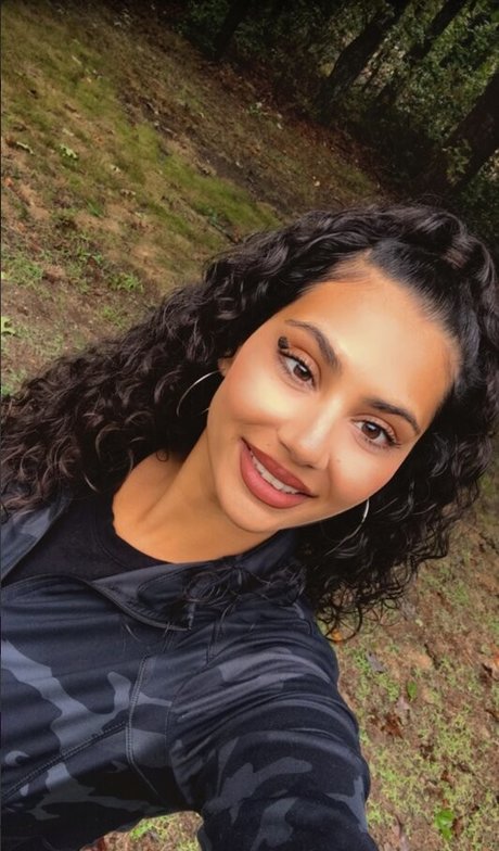 Priya Singh トップポルノスター 写真