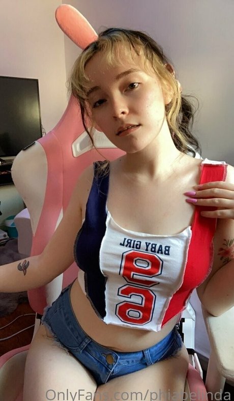 phiabelinda ポルノスター 裸 画像