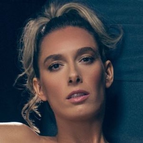 Natalie Mae 独占スター 写真