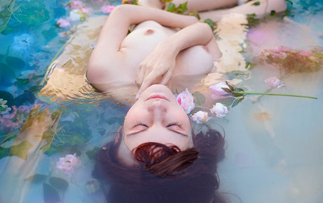 Shae Underscore 裸の女優 ギャラリー